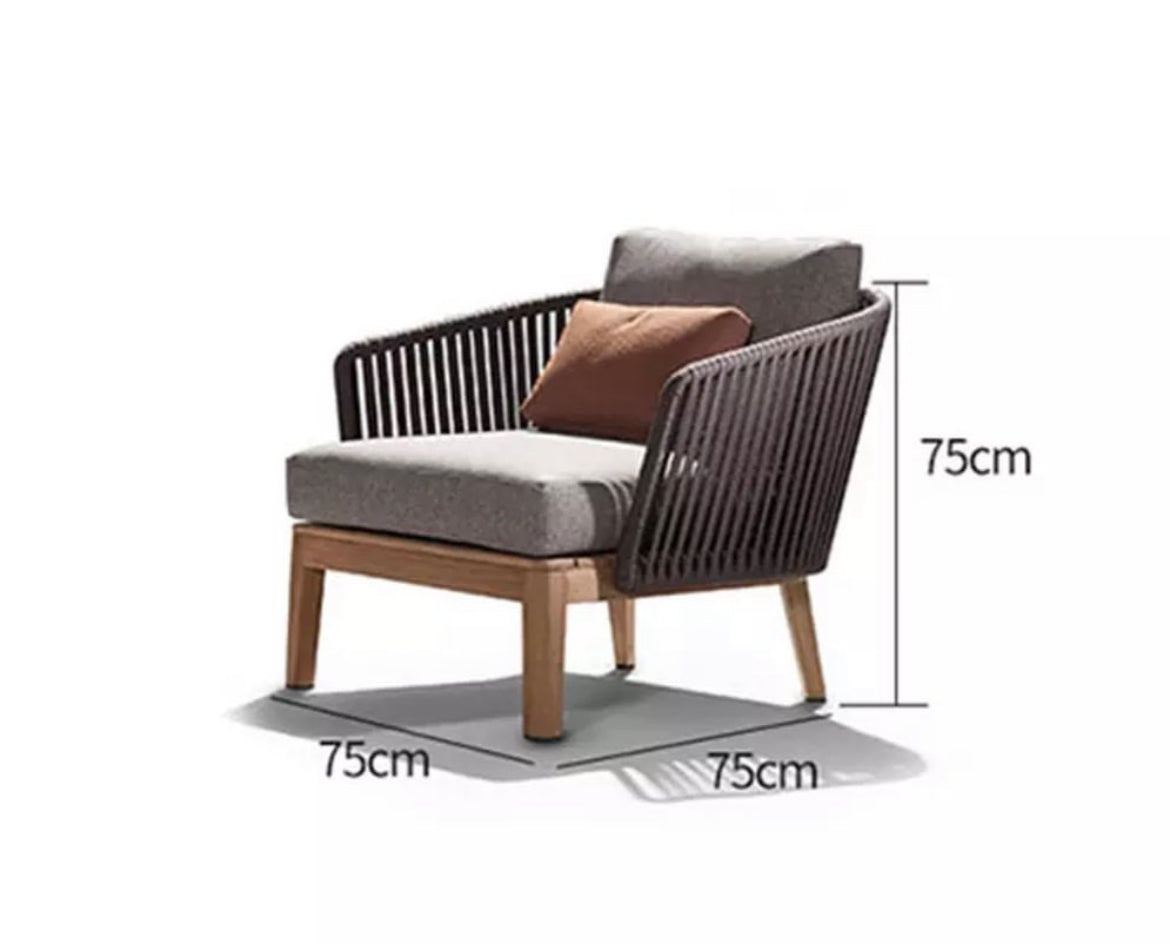 ALETTA LOUNGE CHAIR 153