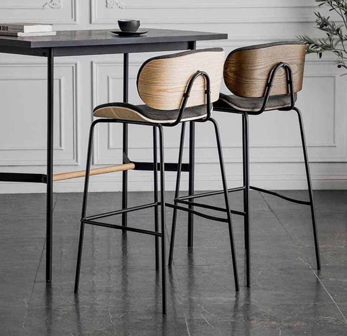 ALETTA BAR STOOL 46