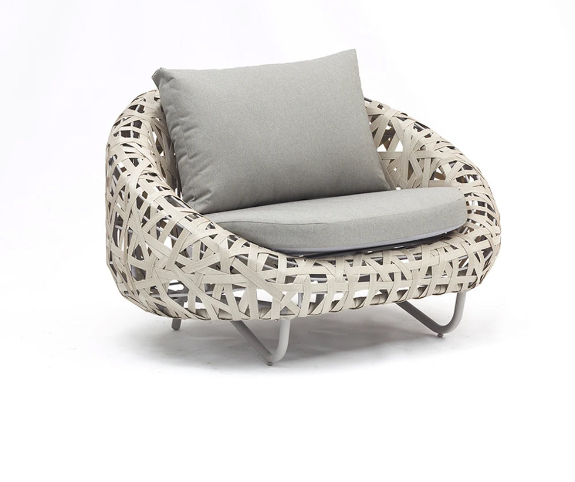 ALETTA LOUNGE CHAIR 133