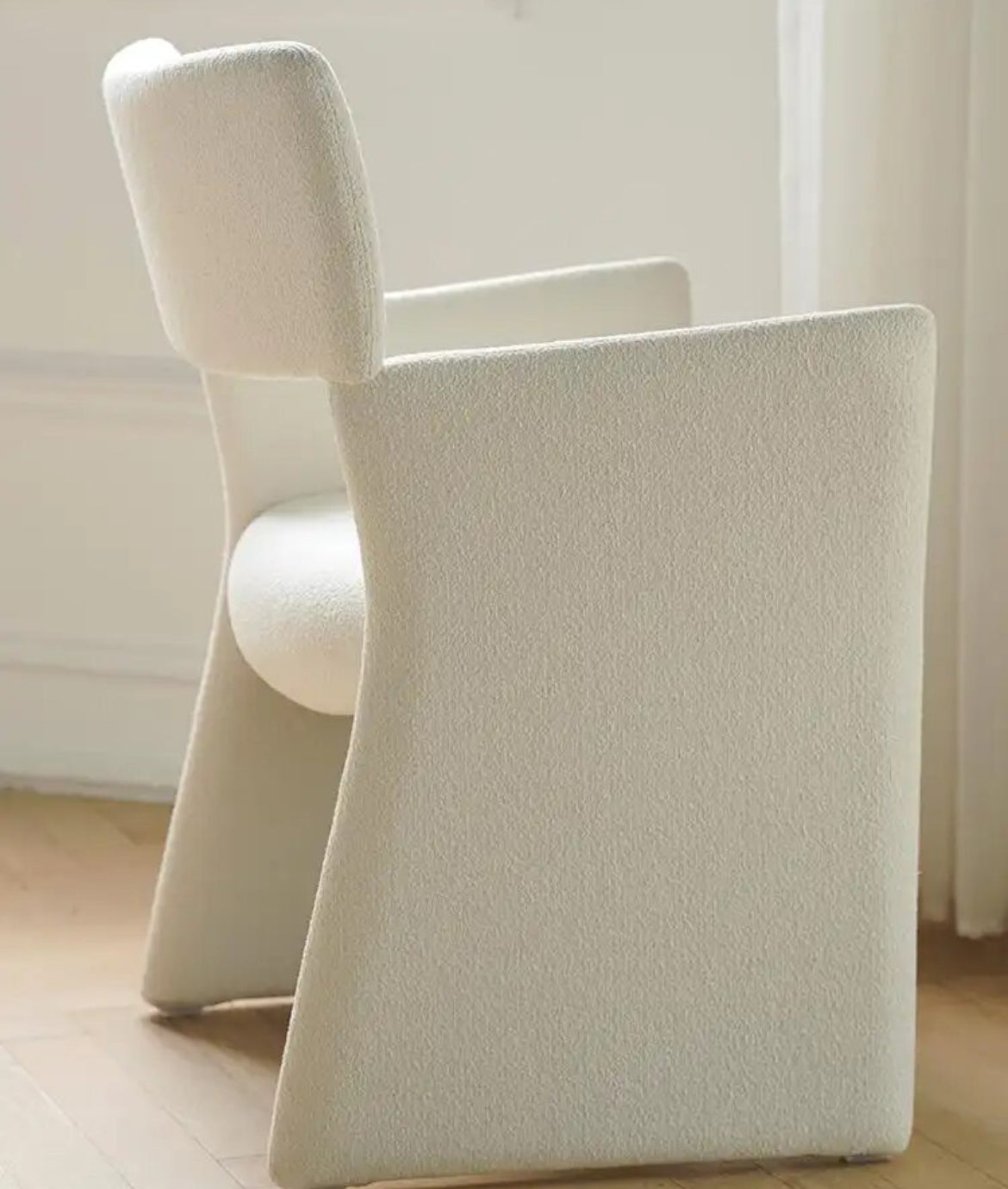 ALETTA DINING CHAIR 115.5