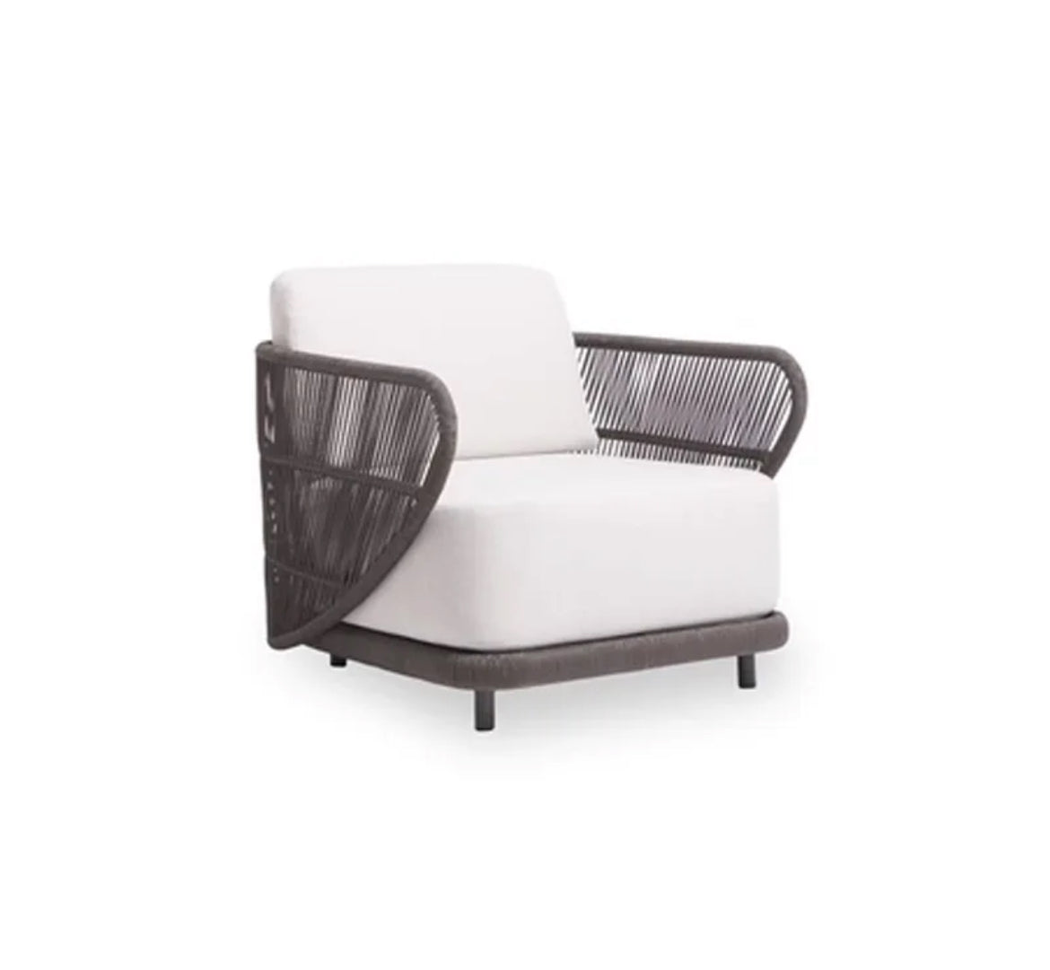 ALETTA LOUNGE CHAIR 197