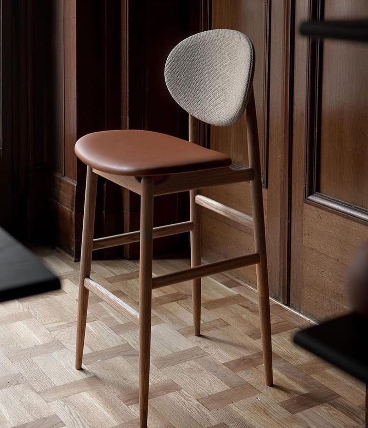 ALETTA BAR STOOL 37