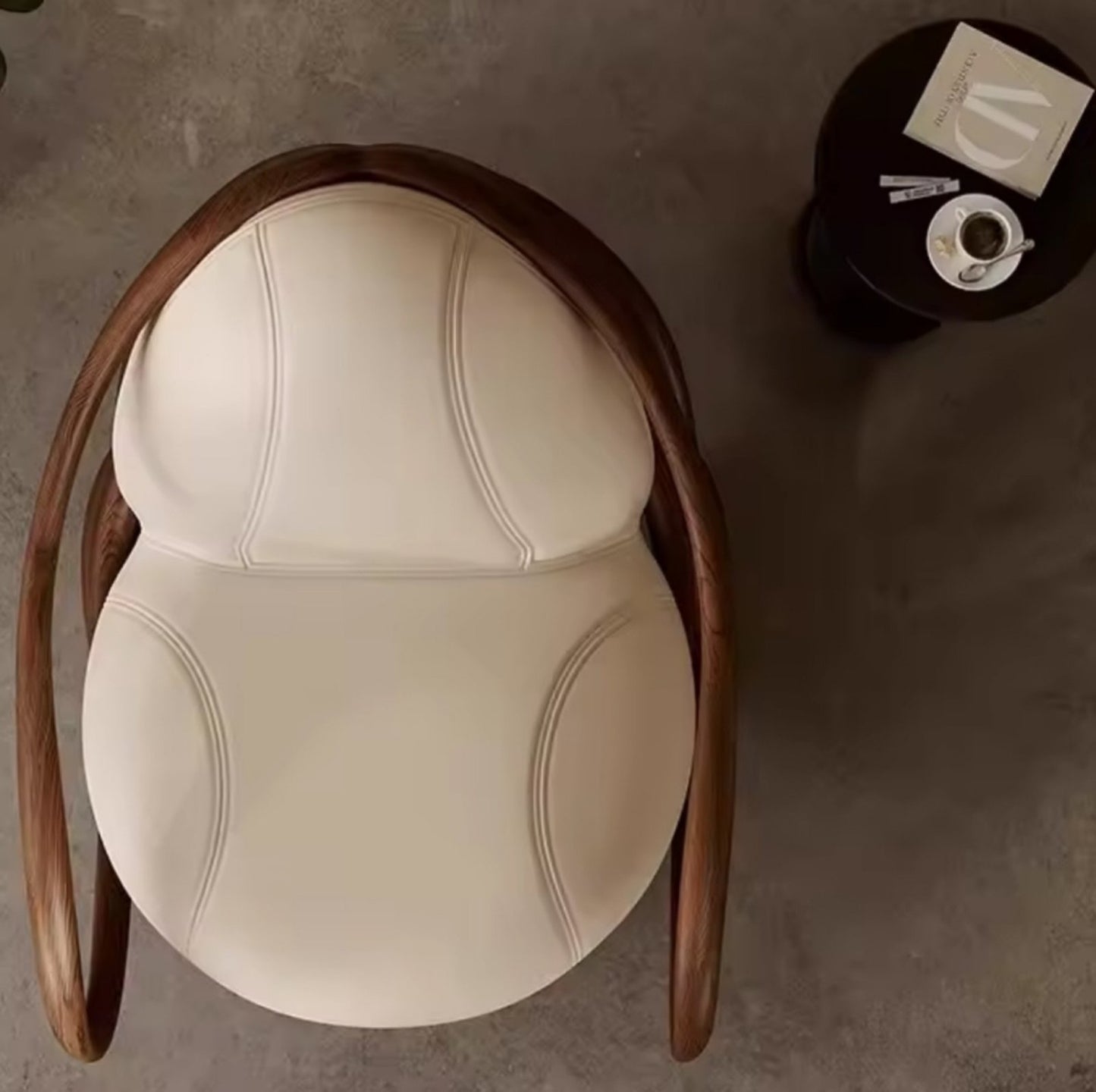 ALETTA LOUNGE CHAIR 204